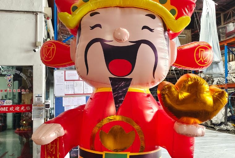 huge inflatable god of fortune