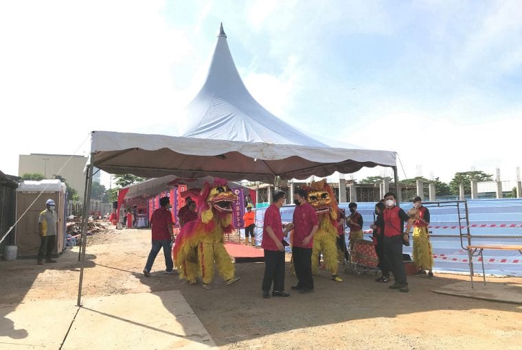 Lion dance in canopy rental