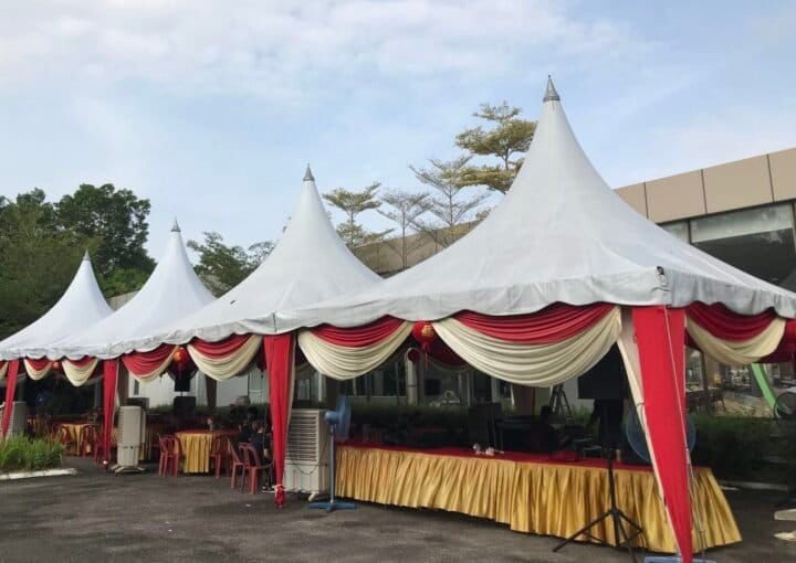 Arabian Canopy with Red and White Scallop